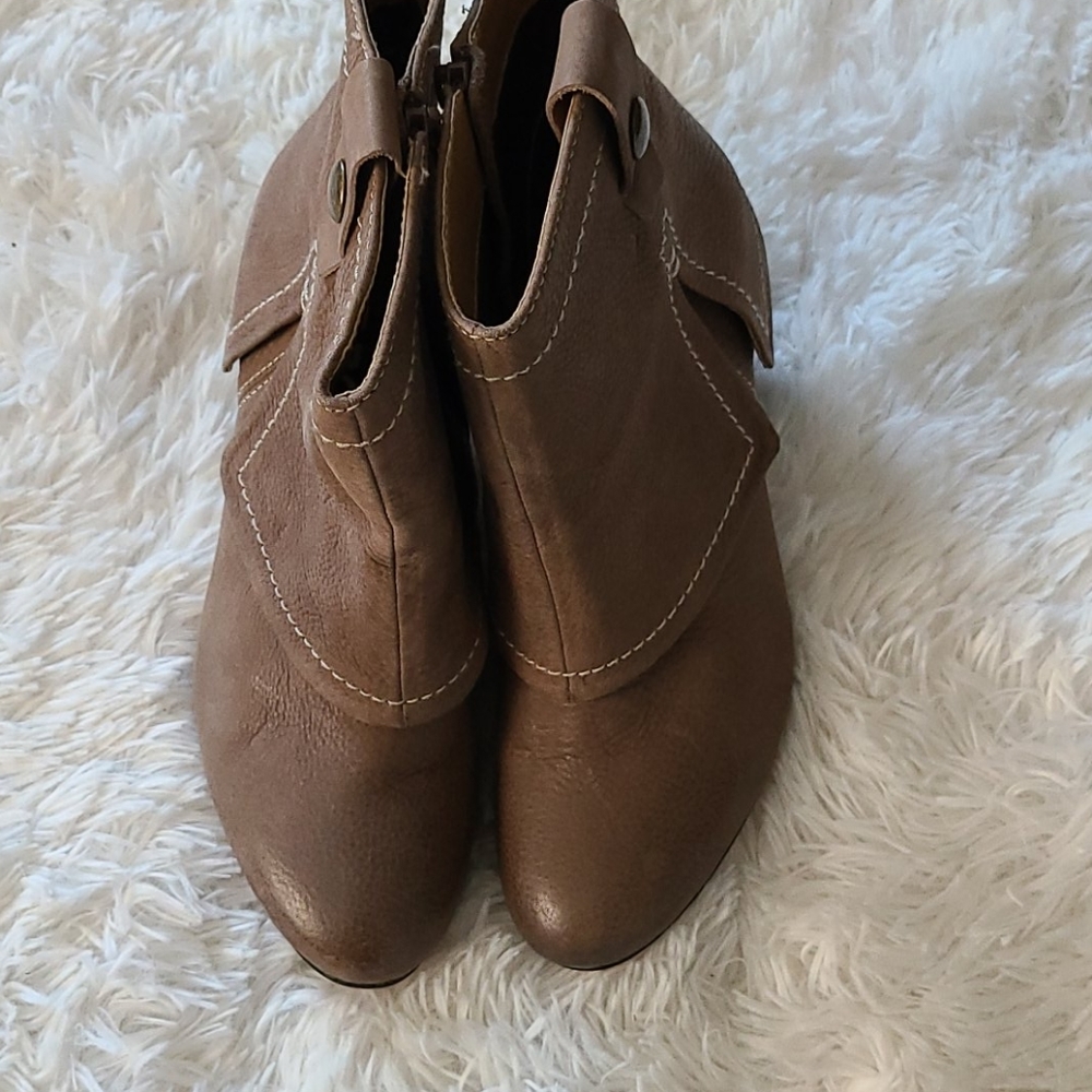 Layered looking Bootie - Picture 2 of 10
